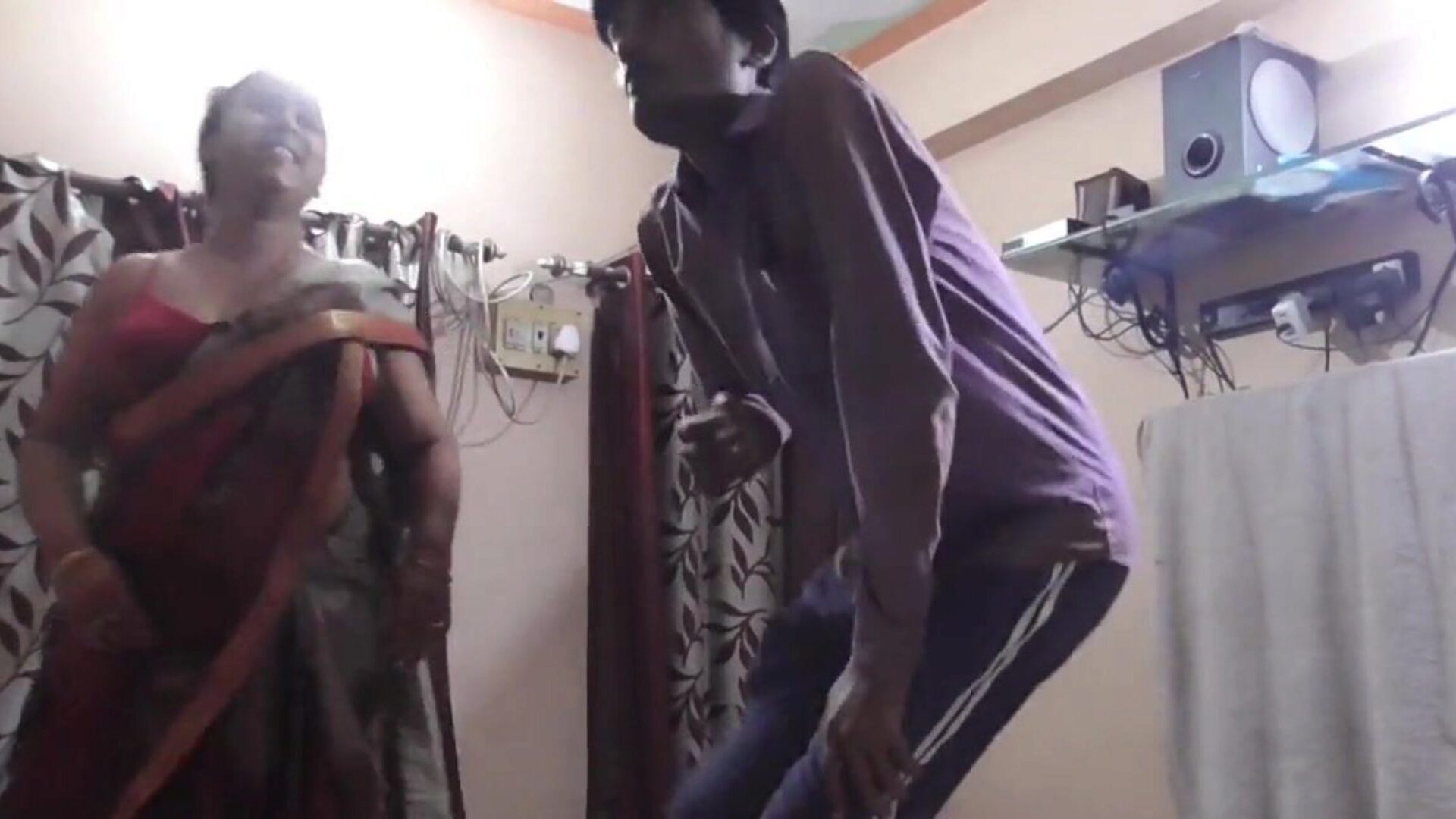 Desi hawt Milf Bhabhi ka gopon sex with BA  nokor! I am looking for job but its truly challenging Now i work as a electrical technician. One day i got a call from my dream gal to repair her fan what next? see the full clip
